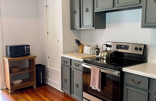 Grayling House | Lakehouse close to wine tasting, breweries, canoeing, color tours, and fun.