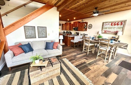 Bayview House | Lakehouse Couples Retreat