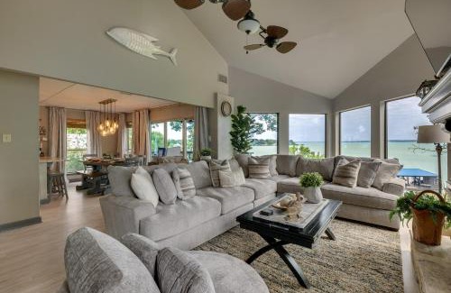 West Livingston House | Lakehouse Hot Tub, Waterslide, Game Room and Kayaks
