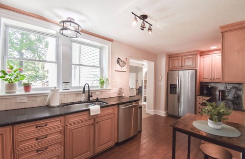 Dixie - Berryhill House | Lakehouse in Charlotte. Sleeps 8.