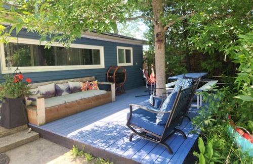 Gravenhurst Apartment | Lakehouse Loft with Roof Terrace & Wood Cedar Spa