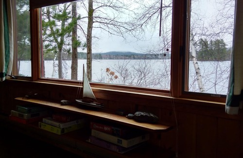 Eddington Cabin | Lakehouse on the edge of the water near Acadia And Bar Harbor