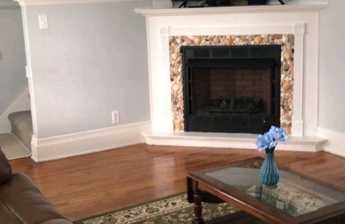 Lorain House | LAKEHOUSE ON THE LAKE