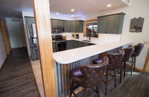Wagon Wheel House | Lakehouse- Private Dock, Fireplace, Hottub, Firepit, Canoes, Bikes, Paddleboards