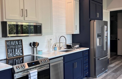 Gainesville House | Lakehouse Retreat- 15min to Winstar Casino, Gorgeous views w/path to the lake