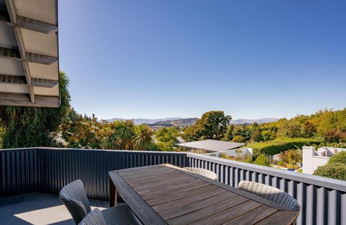 Wanaka House | Lakehouse Retreat - Wanaka Holiday Home