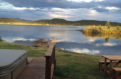 Lake Hatcher Park House | Lakehouse w Open Views, Deck w Hot Tub & Boat Dock