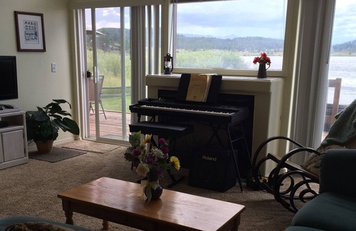 Lake Hatcher Park House | Lakehouse w Open Views, Deck w Hot Tub & Boat Dock