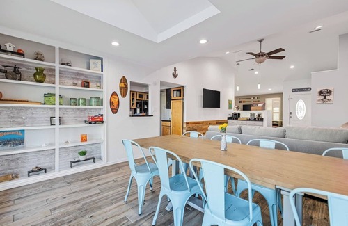 Garland House | Lakehouse w/Pool, Spa, & Gameroom
