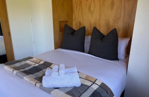Kelvin Heights House | Lakehouse - Water taxi to Queenstown!