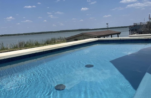 Kemp House | Lakehouse with Pool and Steam Room