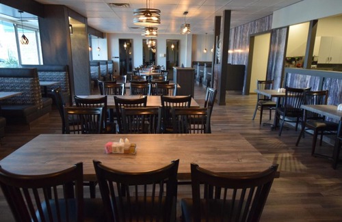 Cold Lake Hotel | Lakeland Inn Hotel