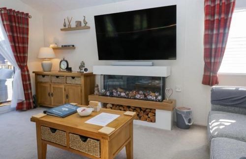 Yealand Conyers House | Lakeland Lodge- 3Bed-2 Bath- Private Patio