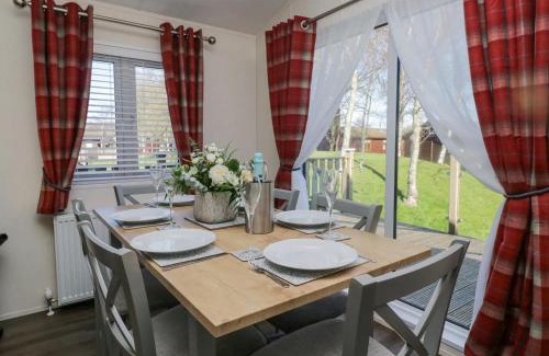 Yealand Conyers House | Lakeland Lodge- 3Bed-2 Bath- Private Patio