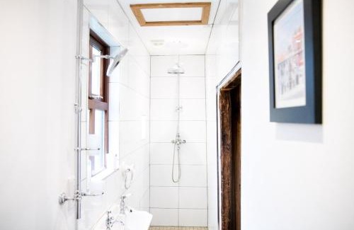 Fivemilebourne House | Lakeland Lodge - 400 year old Bavarian Lodge with a private outdoor hot tub