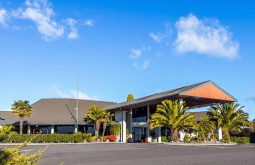 Two Mile Bay Hotel | Lakeland Resort Taupo