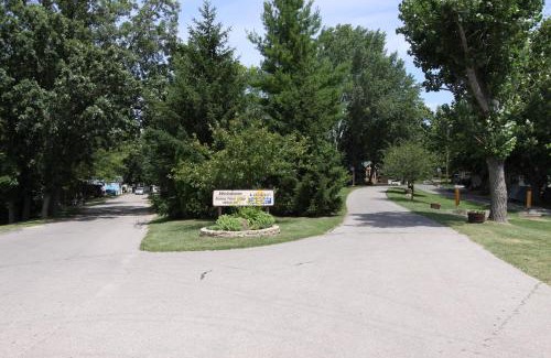 Milton Resort | Lakeland RV Campground Deluxe Loft Cabin 11