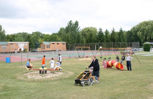 Milton Resort | Lakeland RV Campground Loft Cabin 10