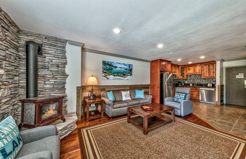 South Lake Tahoe Condo | Lakeland Village #206 1BR Heavenly Hideaway hot tub, AC, Private Beach