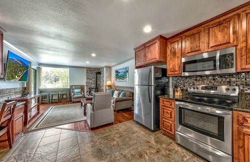 South Lake Tahoe Condo | Lakeland Village #206 1BR Heavenly Hideaway hot tub, AC, Private Beach