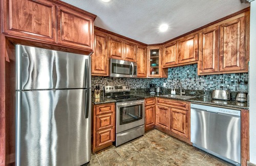 South Lake Tahoe Condo | Lakeland Village #206 1BR Heavenly Hideaway hot tub, AC, Private Beach
