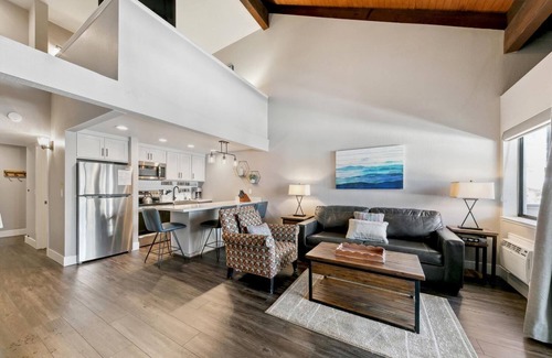 South Lake Tahoe Condo | Lakeland Village #321 - Studio with loft, Hot Tub