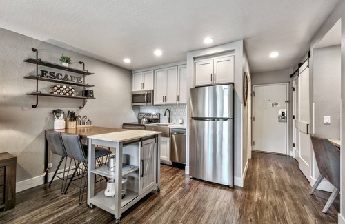 South Lake Tahoe Condo | Lakeland Village #118 Beautifully Updated Studio-Family of 4, Pool View, A/C