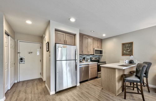 South Lake Tahoe Condo | Lakeland Village #212 Serene Studio for 2, AC, Pools, Hot Tubs