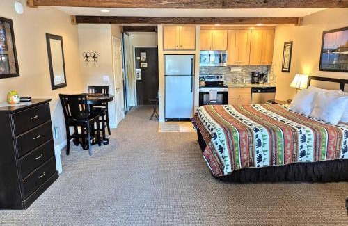 South Lake Tahoe Apartment | Lakeland Village #110