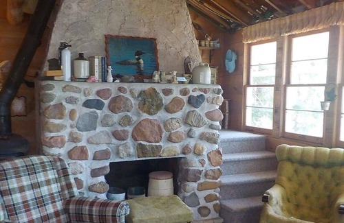 Crystal Falls House | LakEllen Cottages Vintage Cottage on Lake Ellen