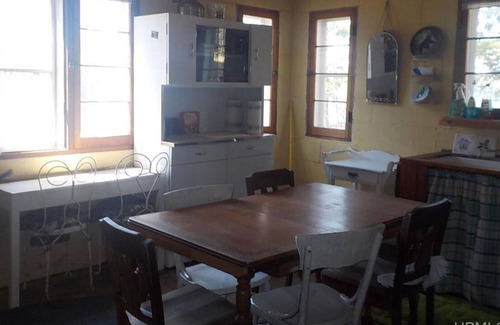 Crystal Falls House | LakEllen Cottages Vintage Cottage on Lake Ellen