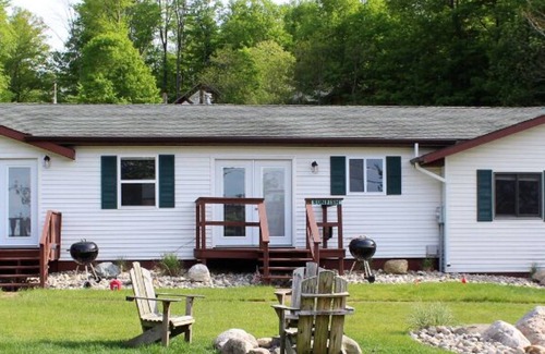 Ludington Cottage | Lakelure Cottages - Perch