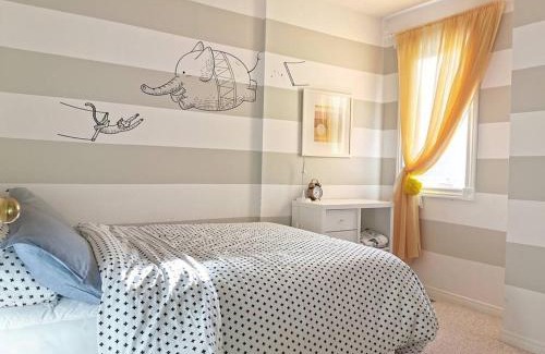 Humber Bay Apartment | LakePark Artsy 3 bedroom Townhouse 1 Parking