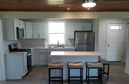 Madison-on-the-Lake Cottage | LakePointe Shores #9 Tranquil 3 bedroom cottage, enchanting Madison on the Lake