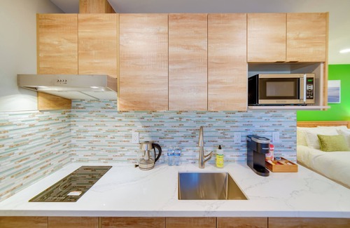 North Lakeport Apartment | Lakeport Studio Near Boat Launch: Pier Access!