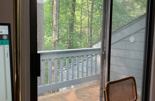Torrington House | Lakeridge Litchfield Resort Townhome Pool Tennis Skiing
