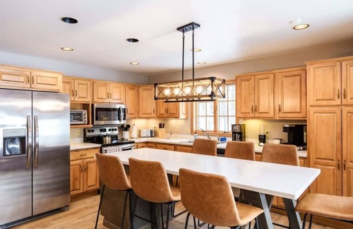 Rome House | Lakes and Links Luxury Retreat