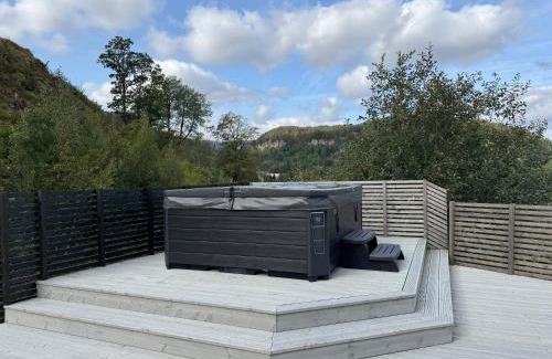 Lund House | Lakes and mountain, we got both!