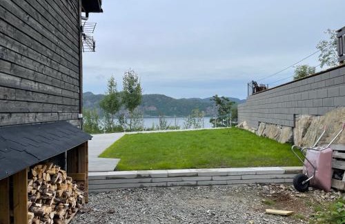 Lund House | Lakes and mountain, we got both!