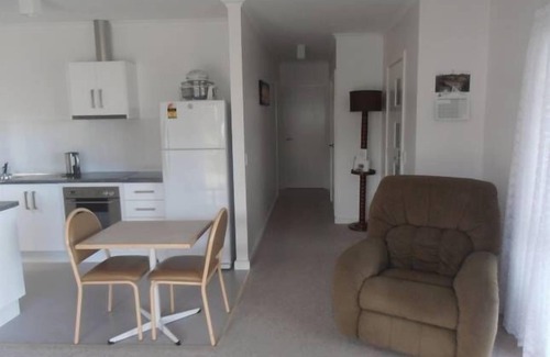 Lakes Entrance Apartment | Lakes Entrance Highland Apartment