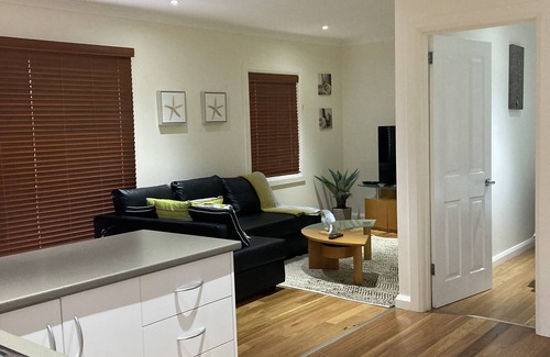 Lakes Entrance House | Lakes Hide Away - Relax and Enjoy Lakes Entrance