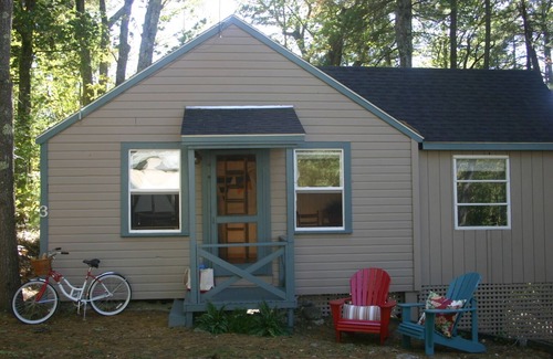 Wakefield Cottage | Lakes Region -Charming lakeside cottage on pristine Great East Lake - Smoke Free