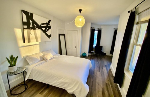 Laconia House | Lakes Region | Modern | Artistic | Apartment