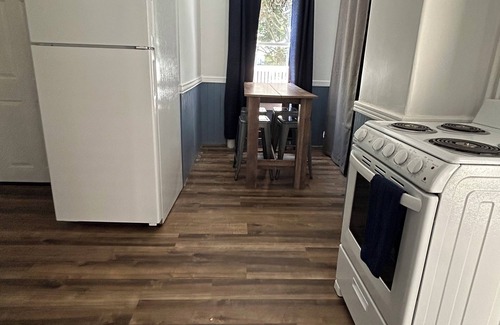 Laconia House | Lakes Region | Modern | Artistic | Apartment
