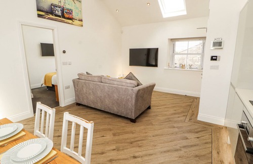 Carnforth Cottage | LAKES VIEW APARTMENT 2, romantic in Carnforth