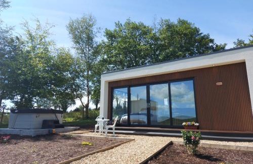 Enniskillen House | LakEscape - Waterfront Self- Catering Cabins