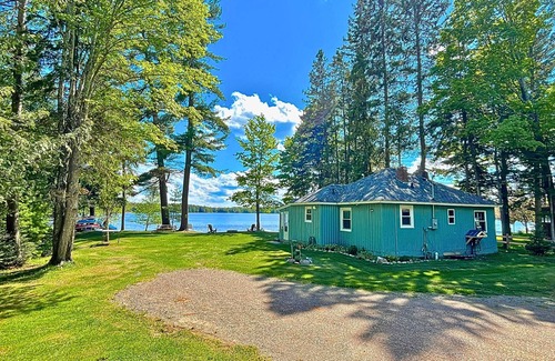 Butternut House | Lakeshore Pines | Peaceful, Lakefront Seclusion | 2 Bedroom