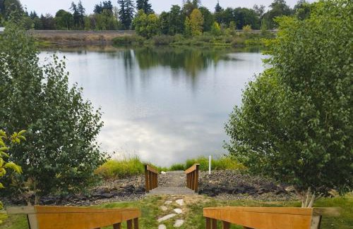 Centralia House | Lakeshore Retreat