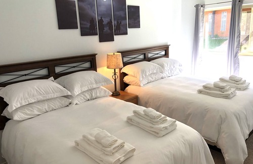 Okanagan-Similkameen Bed & Breakfast | LAKESHORE VILLAS BEACH COWBOY VILLA