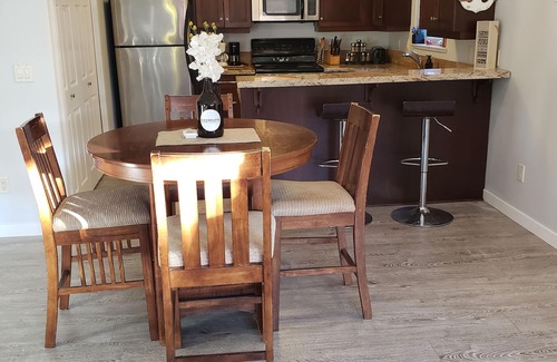 Okanagan-Similkameen Villa | Lakeshore Villas! Ground floor Lakeview, 3 beds, Great for Families!